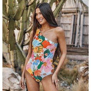 Summersalt One Piece Swimsuit (“the Sidestroke”)